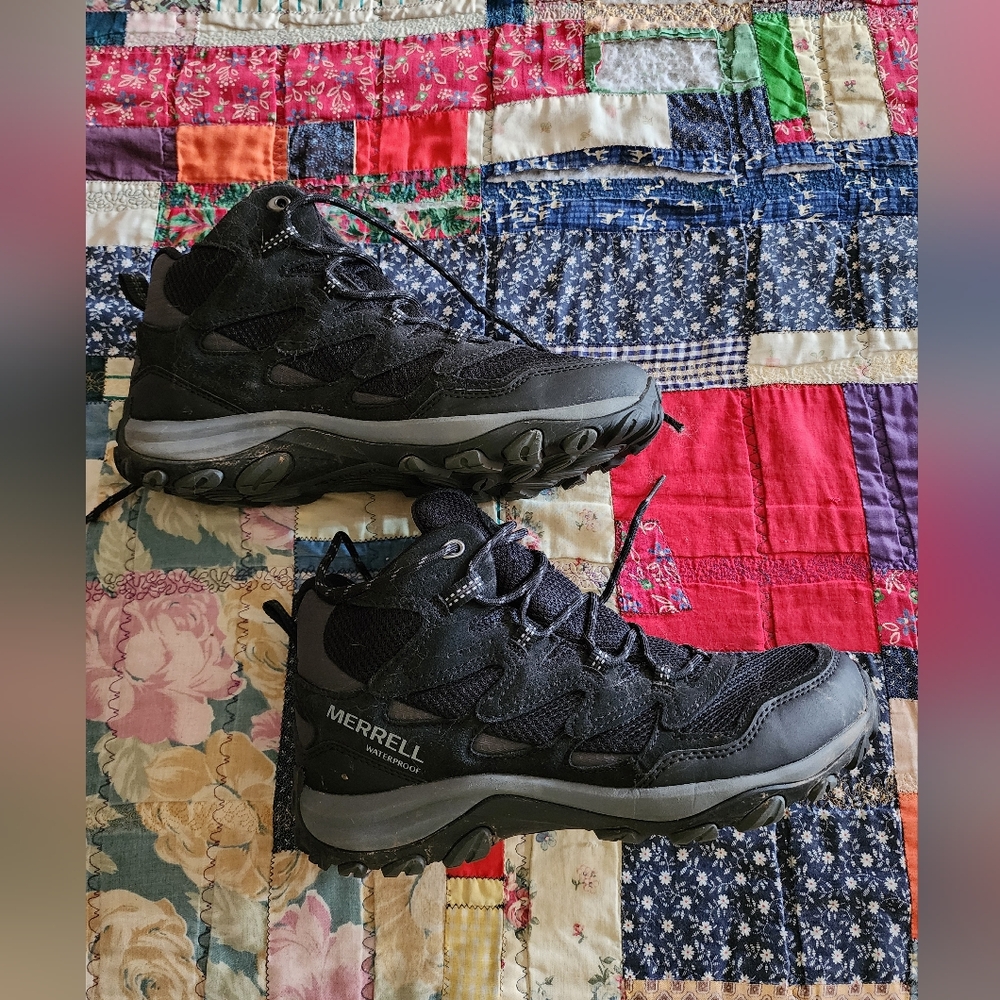 Merrell men's 10.5 waterproof hiking boots